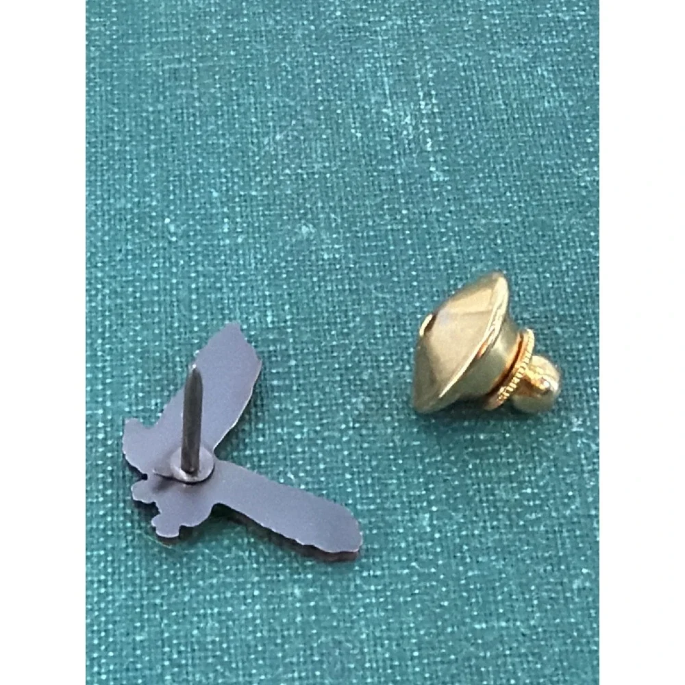 Vintage Copper Tone Soaring Eagle Lapel Pin Bird of Prey Hat Tie Tack Small .75
